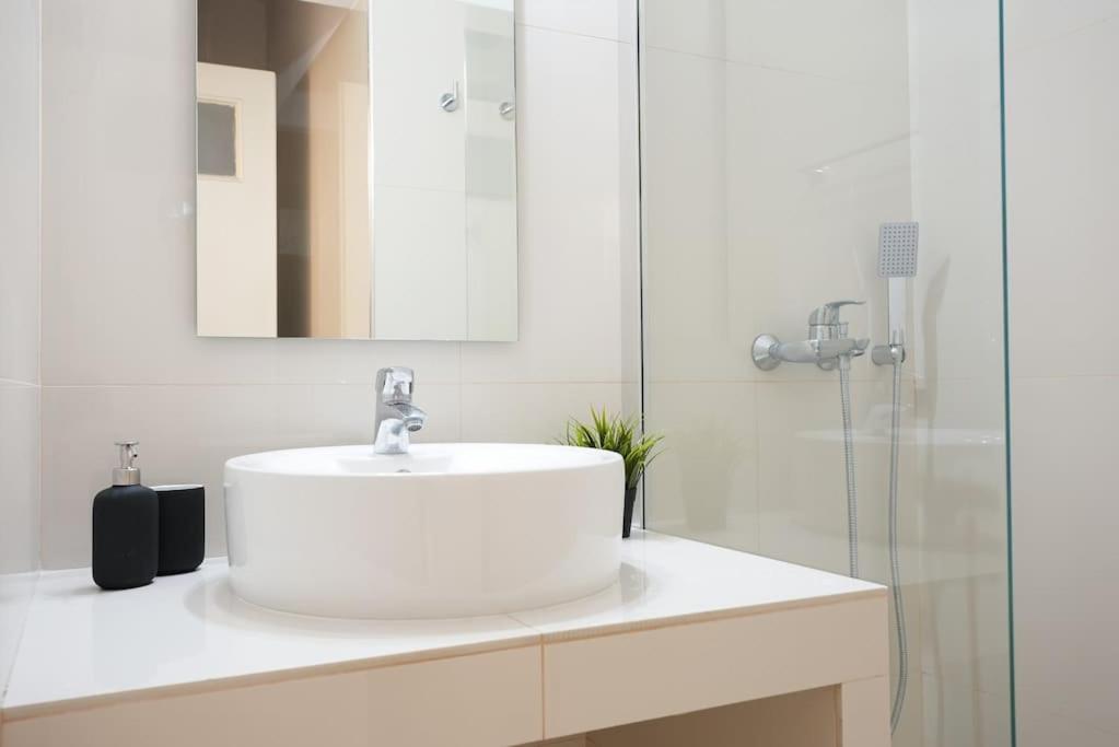 Syntagma Square, 70Sqm Pentelis Sunny Apartment Афіни Екстер'єр фото