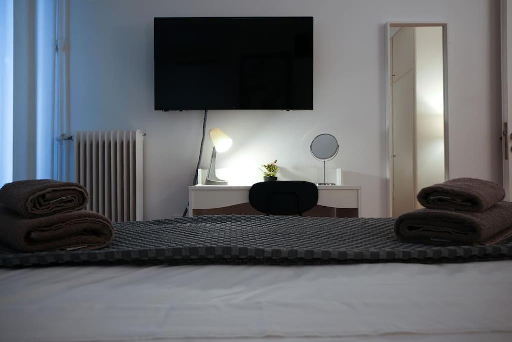 Syntagma Square, 70Sqm Pentelis Sunny Apartment Афіни Екстер'єр фото